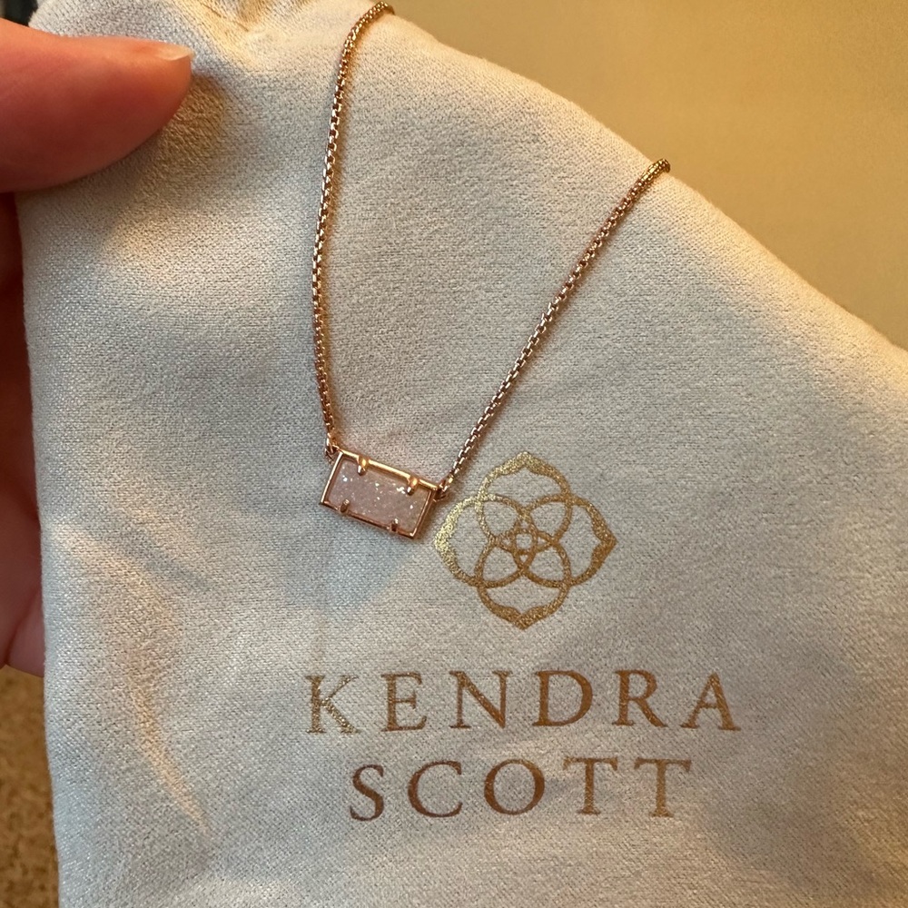 Kendra Scott rose gold necklace
